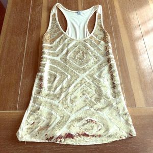 Gold/Tan sequence tank